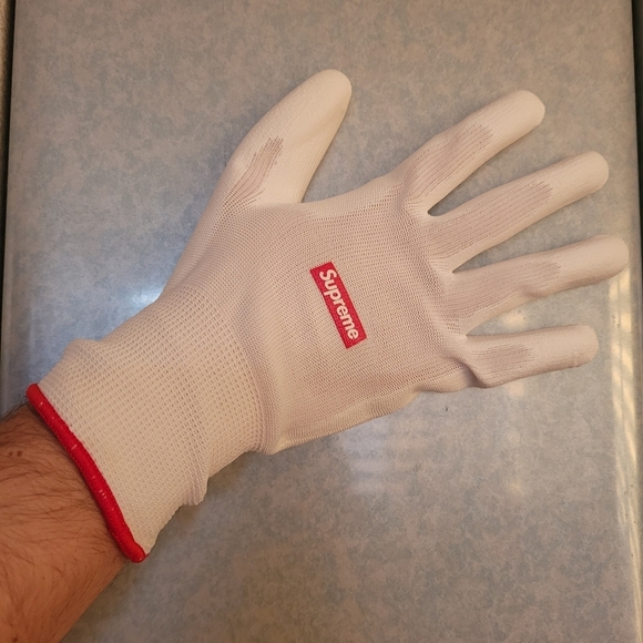 SUPREME Rubberized Work Gloves - Picture 1 of 4